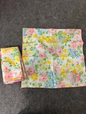 Vintage Pastel Floral Cloth Napkins 6 pieces